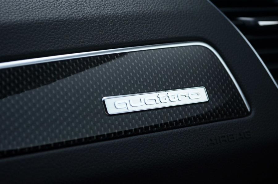 Детали интерьера Audi SQ5 TFSI (8R) 2013 года  (NA) (фото 78 из 82)